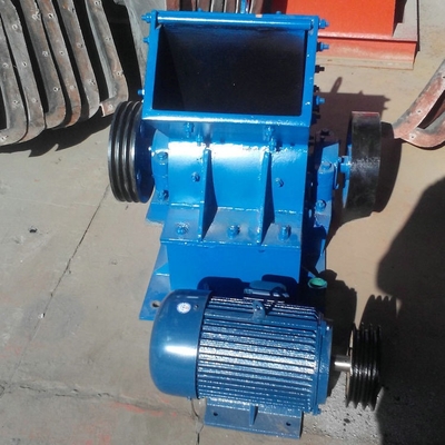 Small Mobile Stone Hammer Crusher Machine with Crushing Capability and White Color