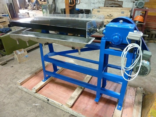 Gold Shaking Table Vibration Machine for Heavy Mineral Separation 380V/415V/440V Voltage