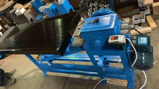 15-30% Slurry Density Mineral Processing Lab Gold Shaker Table with Sawtooth Waveform